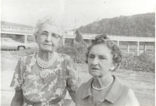 Description: Lizzie and Josie